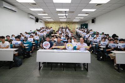 高雄大學企業半導體學程滿週年，從修課、實習到就業接軌產業。