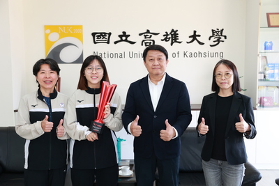 高雄大學碩士生田曉雯 新加坡桌球大滿貫帕拉女單直落三奪冠圖片